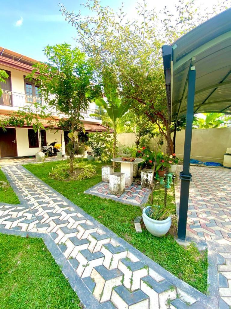 Dinu Lanka Resort Katunayaka Exterior photo